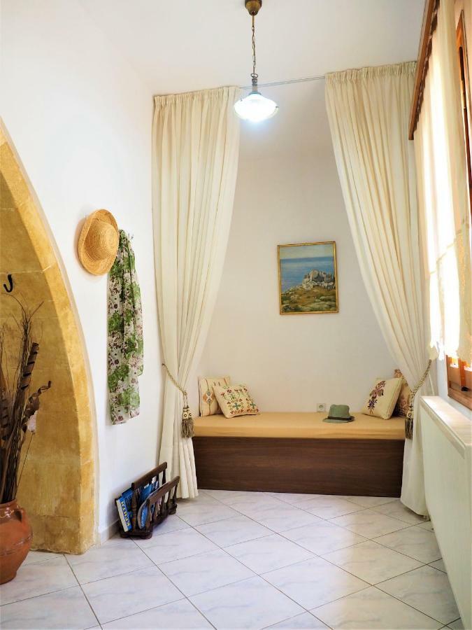 Traditional Cretan Rodhopos