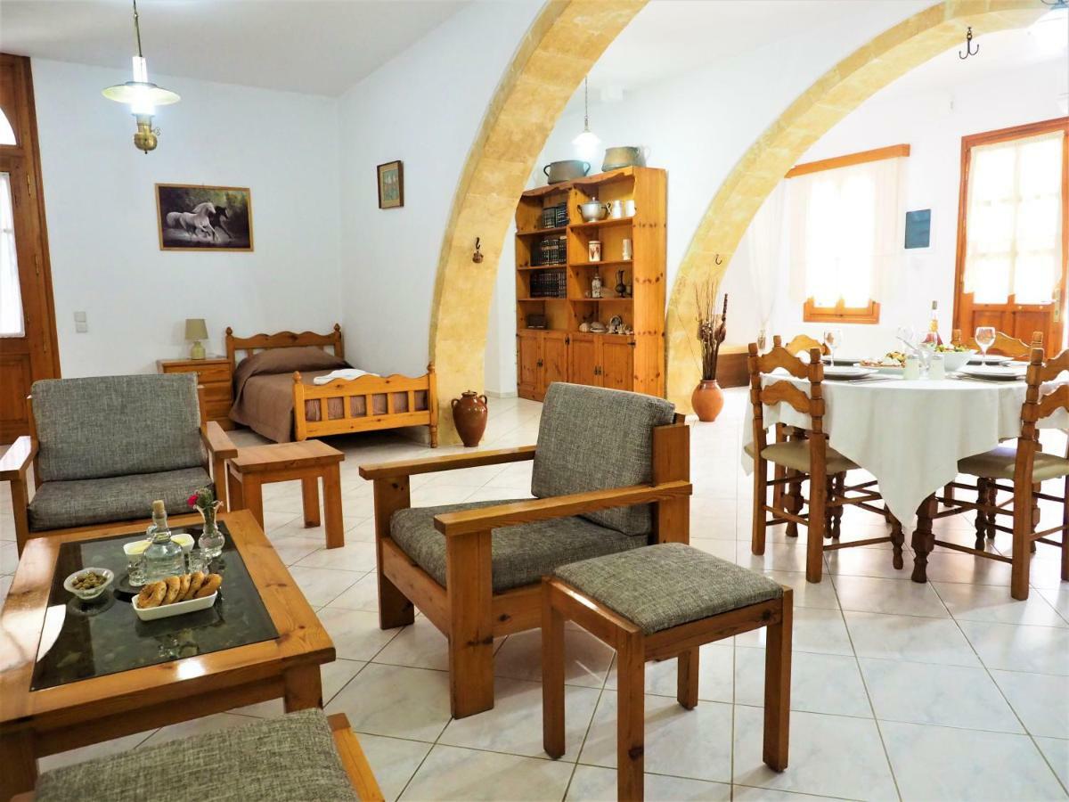 Traditional Cretan Rodhopos