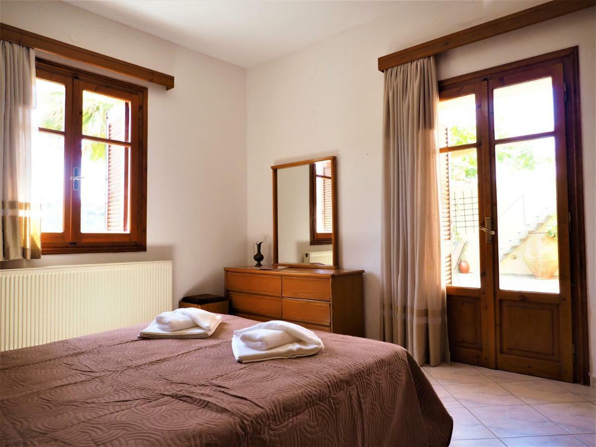 Traditional Cretan Villa Rodhopos